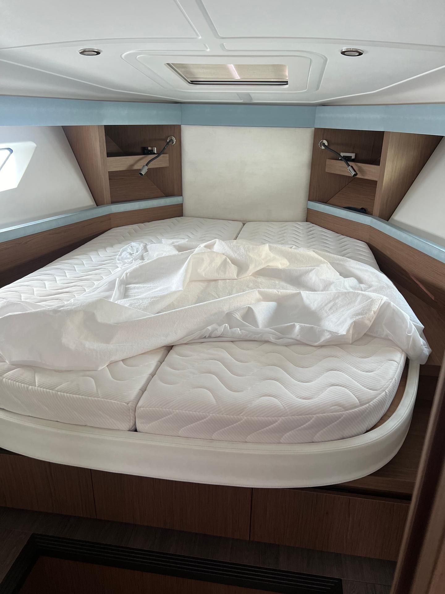 slider 18 Beneteau Gran Turismo 40